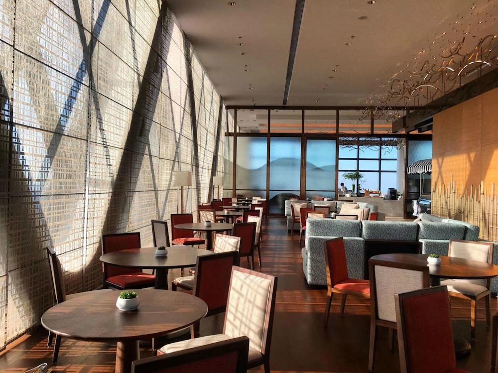 Отель Hyatt Regency Zhenjiang Чжэньцзян Экстерьер фото