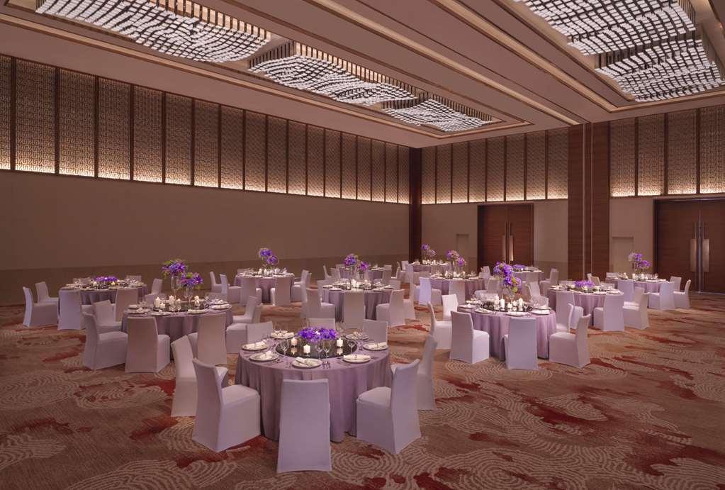 Отель Hyatt Regency Zhenjiang Чжэньцзян Интерьер фото